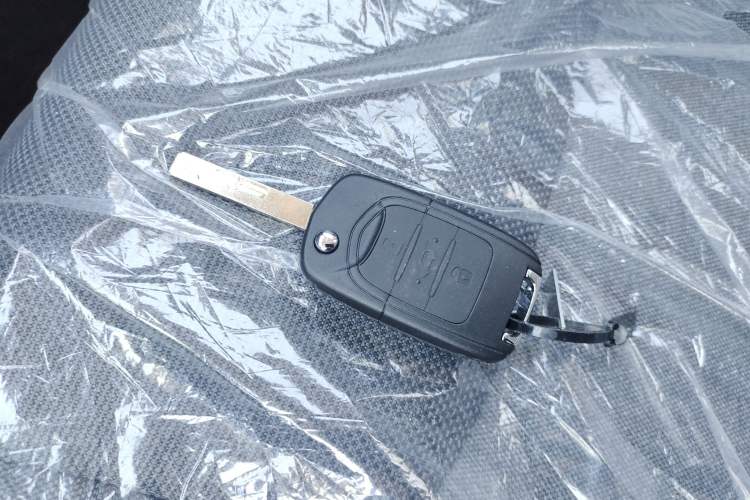 Used Wuling Zhiguang New Energy 2025 Comfort Model Vehicle Key