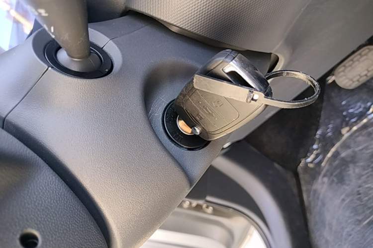 Used Wuling Zhiguang New Energy 2025 Comfort Model Vehicle Key