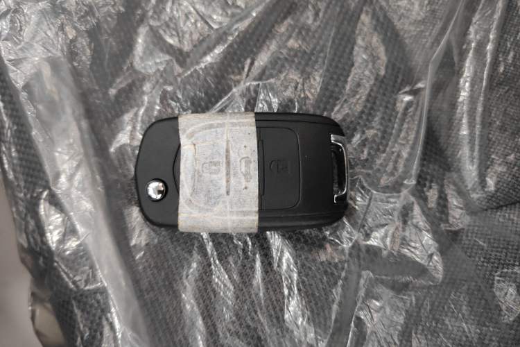 Used Wuling Zhiguang New Energy 2025 Comfort Model Vehicle Key