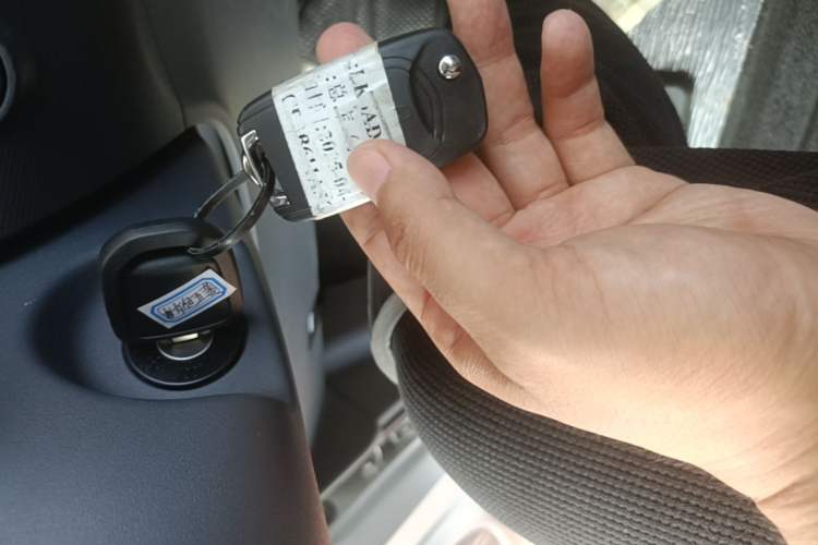 Used Wuling Zhiguang New Energy 2025 Comfort Model Vehicle Key