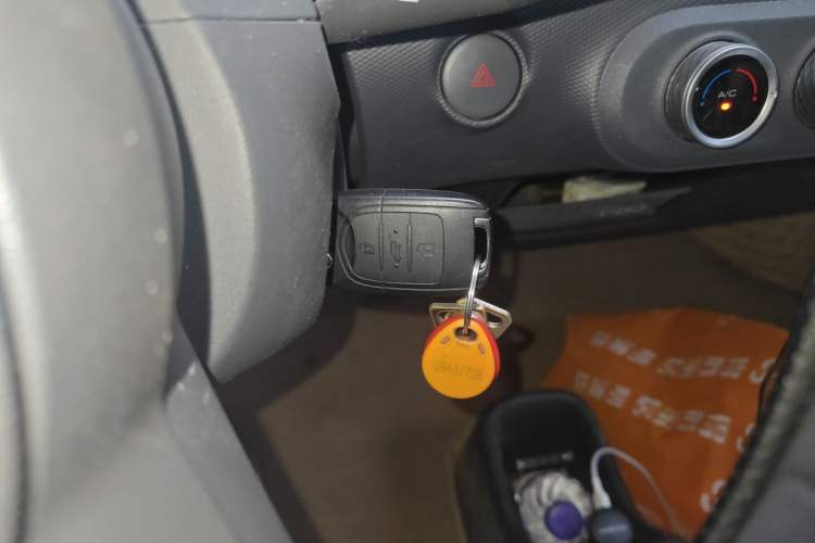 Used Wuling Zhiguang New Energy 2025 Comfort Model Vehicle Key