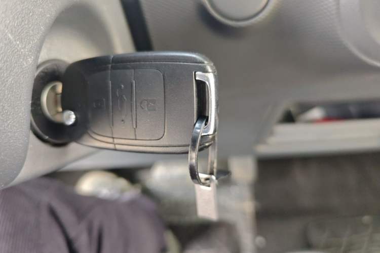 Used Wuling Zhiguang New Energy 2025 Standard Model Vehicle Key