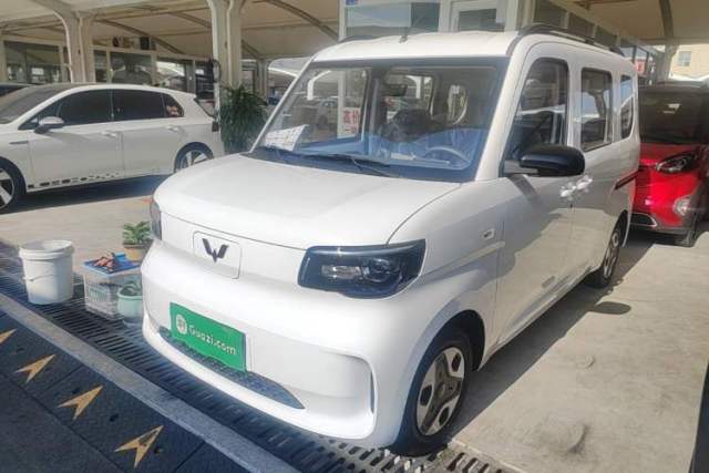 Ojetý Wuling Zhiguang New Energy 2025 Model 305km Ambitious Edition