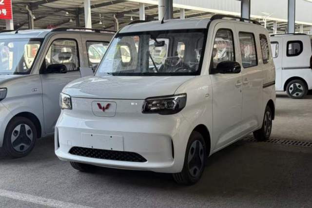 Used Wuling Zhiguang New Energy 2025 Model 305km Ambitious Edition