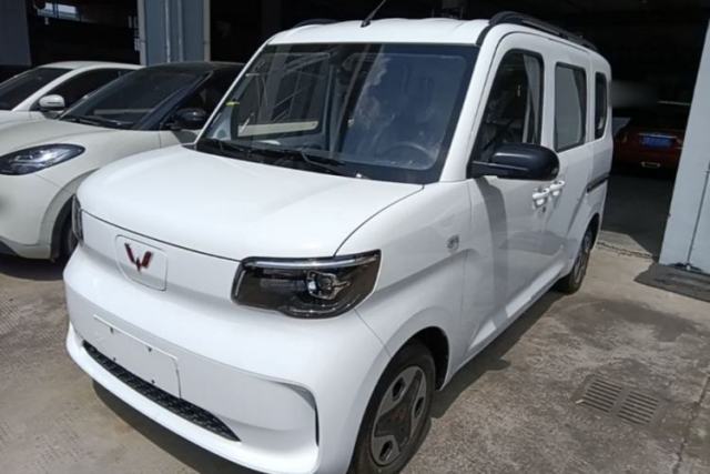 Used Wuling Zhiguang New Energy 2025 Model 305km Ambitious Edition