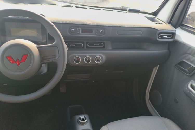 Used Wuling Zhiguang New Energy 2025 Standard Model Audio And AC Panel