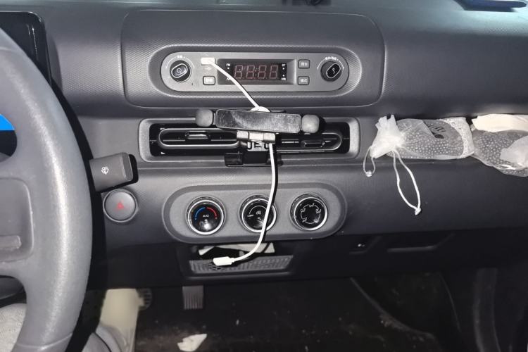 Used Wuling Zhiguang New Energy 2025 Model 305km Ambitious Edition Audio And AC Panel