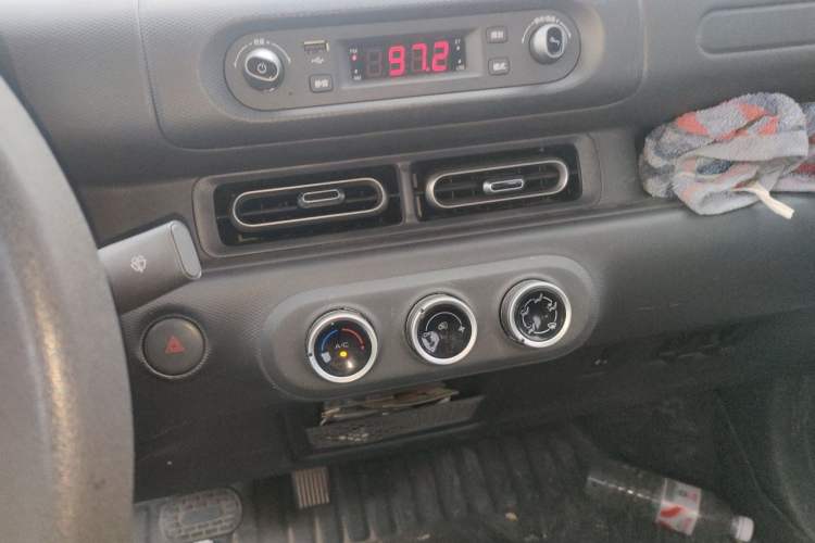 Used Wuling Zhiguang New Energy 2025 Standard Model Audio And AC Panel