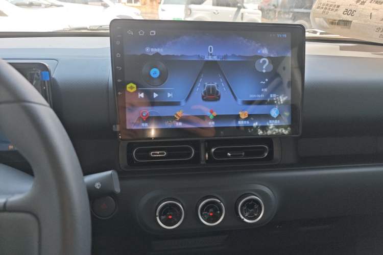 Used Wuling Zhiguang New Energy 2025 Model 305km Ambitious Edition Audio And AC Panel