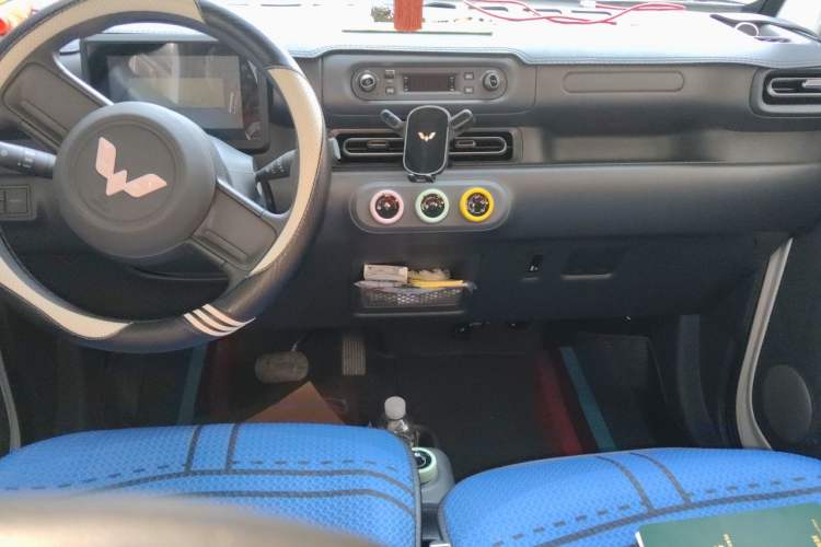 Used Wuling Zhiguang New Energy 2025 Standard Model Audio And AC Panel