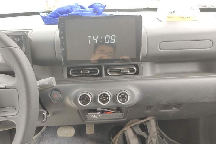 Used Wuling Zhiguang New Energy 2025 Standard Model Audio And AC Panel