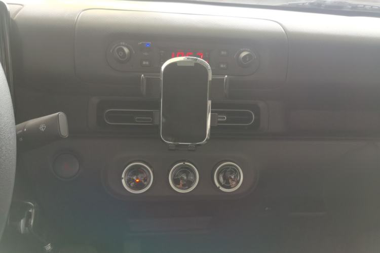 Used Wuling Zhiguang New Energy 2025 Model 305km Ambitious Edition Audio And AC Panel