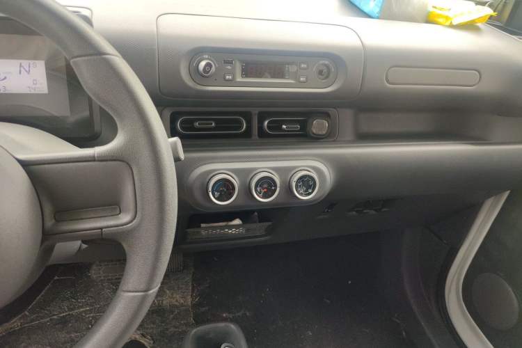 Used Wuling Zhiguang New Energy 2025 Standard Model Audio And AC Panel