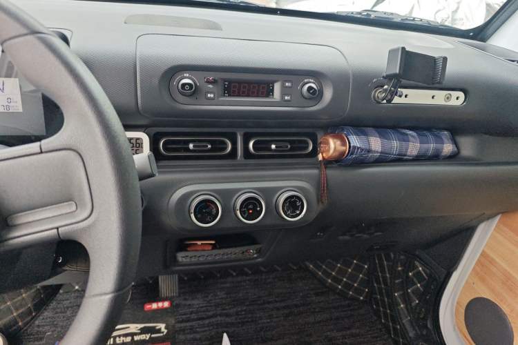 Used Wuling Zhiguang New Energy 2025 Comfort Model Audio And AC Panel