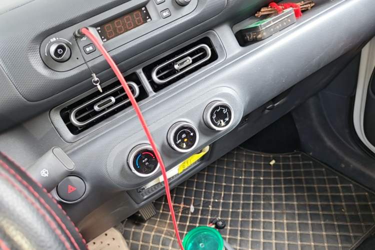 Used Wuling Zhiguang New Energy 2025 Model 305km Ambitious Edition Audio And AC Panel
