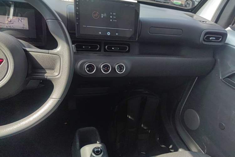 Used Wuling Zhiguang New Energy 2025 Comfort Model Audio And AC Panel