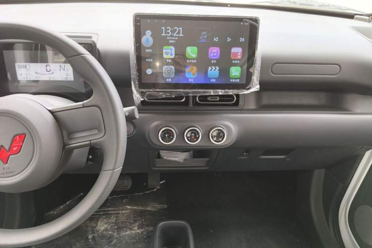 Used Wuling Zhiguang New Energy 2025 Comfort Model Audio And AC Panel