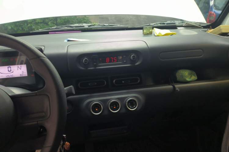 Used Wuling Zhiguang New Energy 2025 Comfort Model Audio And AC Panel
