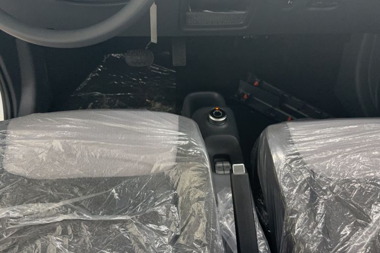 Used Wuling Zhiguang New Energy 2025 Model 305km Ambitious Edition Audio And AC Panel
