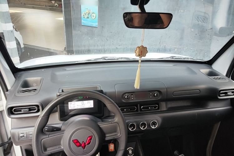 Used Wuling Zhiguang New Energy 2025 Standard Model Center Console