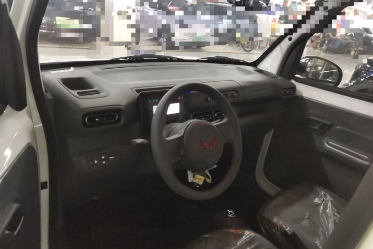 Used Wuling Zhiguang New Energy 2025 Comfort Model Center Console