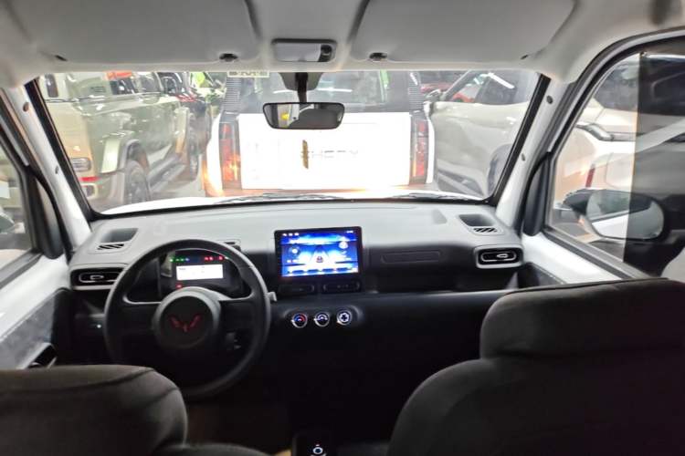 Used Wuling Zhiguang New Energy 2025 Standard Model Center Console