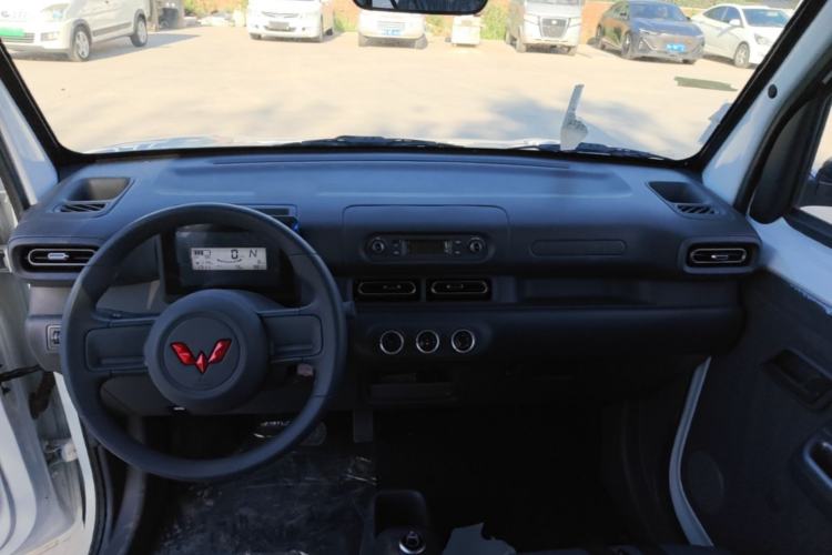 Used Wuling Zhiguang New Energy 2025 Comfort Model Center Console