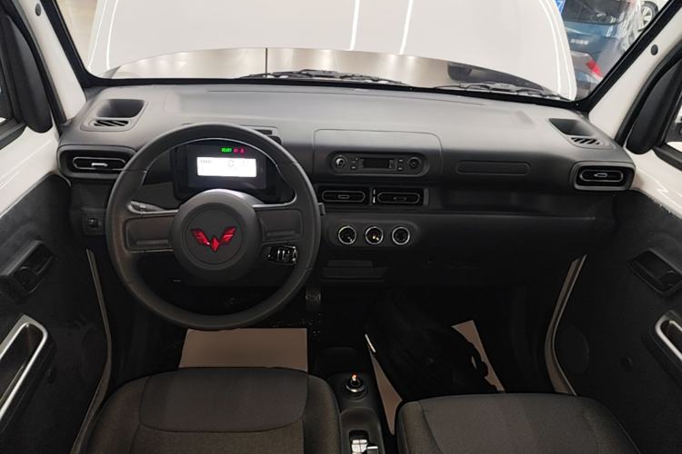 Used Wuling Zhiguang New Energy 2025 Comfort Model Center Console