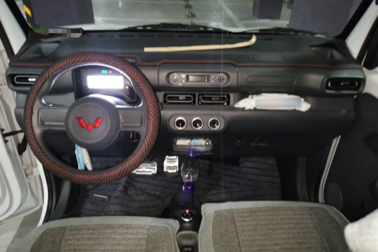 Used Wuling Zhiguang New Energy 2025 Comfort Model Center Console