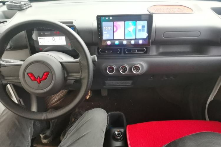 Used Wuling Zhiguang New Energy 2025 Comfort Model Center Console