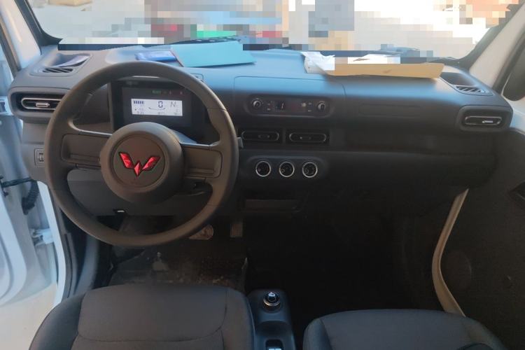 Used Wuling Zhiguang New Energy 2025 Standard Model Center Console