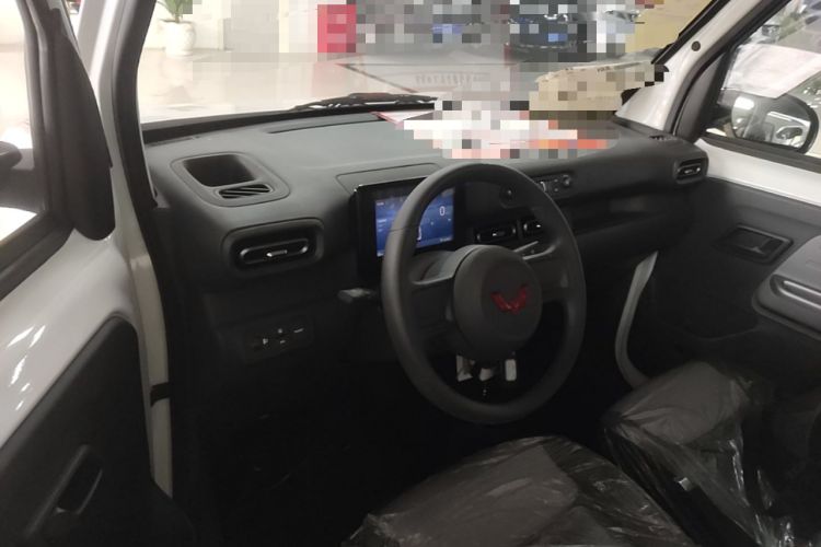 Used Wuling Zhiguang New Energy 2025 Model 305km Ambitious Edition Center Console