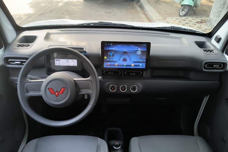 Used Wuling Zhiguang New Energy 2025 Comfort Model Center Console