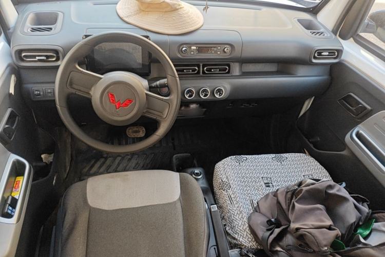 Used Wuling Zhiguang New Energy 2025 Model 305km Ambitious Edition Center Console