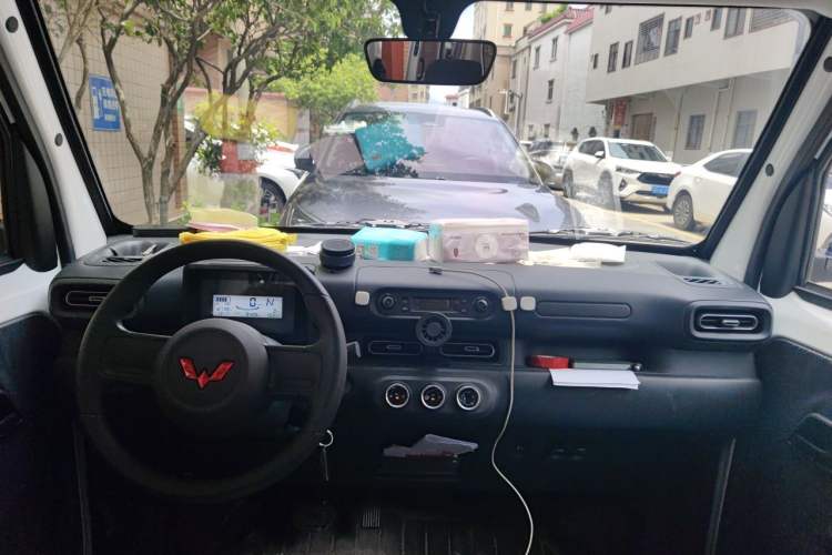 Used Wuling Zhiguang New Energy 2025 Comfort Model Center Console