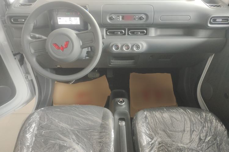 Used Wuling Zhiguang New Energy 2025 Standard Model Center Console