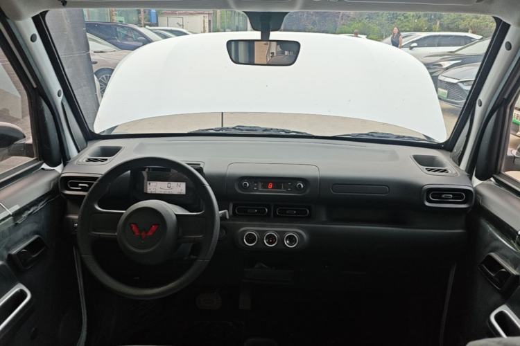 Used Wuling Zhiguang New Energy 2025 Standard Model Center Console