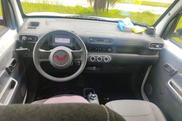 Used Wuling Zhiguang New Energy 2025 Standard Model Center Console