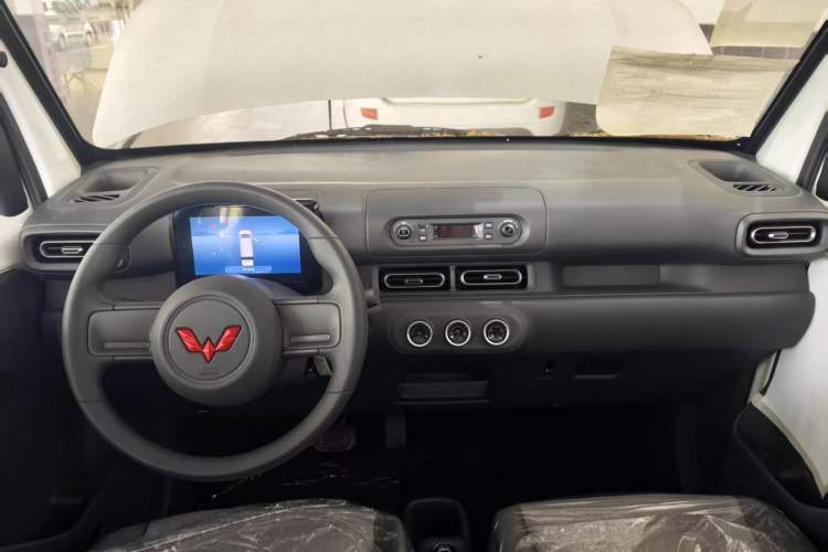 Used Wuling Zhiguang New Energy 2025 Model 305km Ambitious Edition Center Console