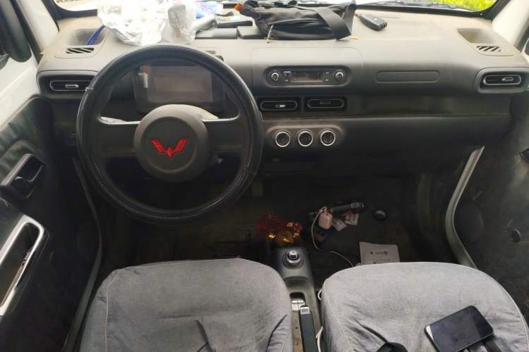 Used Wuling Zhiguang New Energy 2025 Standard Model Center Console