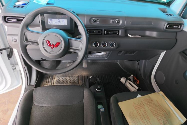 Used Wuling Zhiguang New Energy 2025 Standard Model Center Console