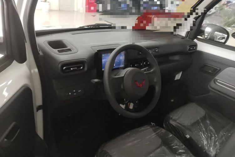 Used Wuling Zhiguang New Energy 2025 Model 305km Ambitious Edition Center Console