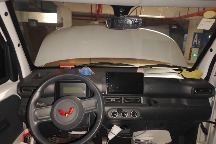 Used Wuling Zhiguang New Energy 2025 Standard Model Center Console