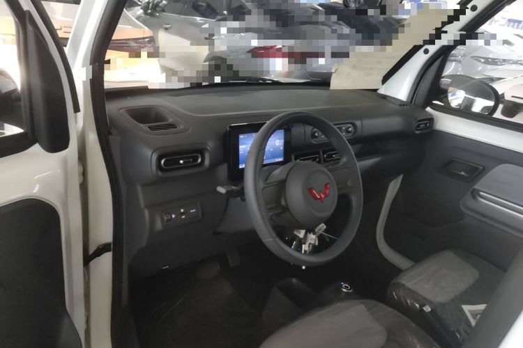 Used Wuling Zhiguang New Energy 2025 Model 305km Ambitious Edition Center Console
