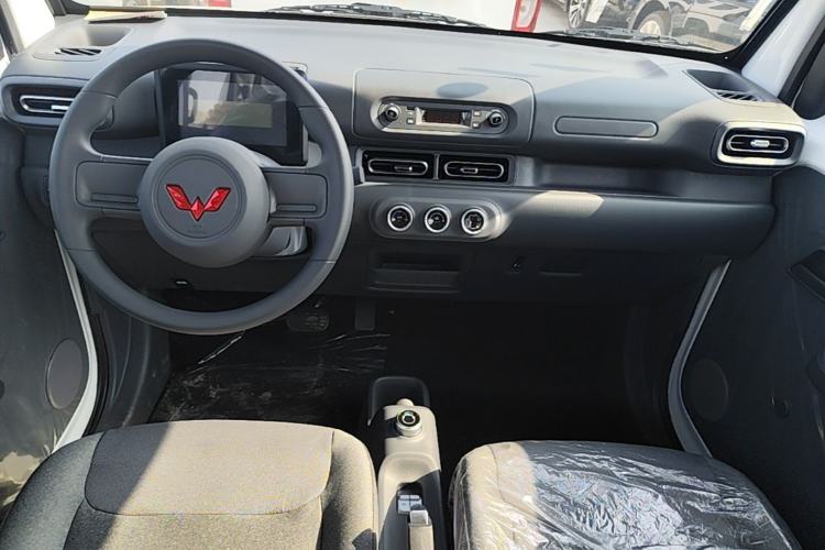 Used Wuling Zhiguang New Energy 2025 Standard Model Center Console