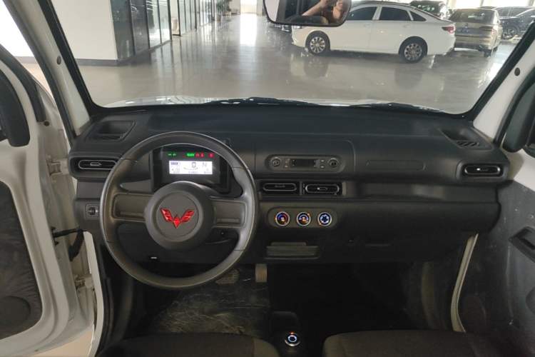Used Wuling Zhiguang New Energy 2025 Comfort Model Center Console