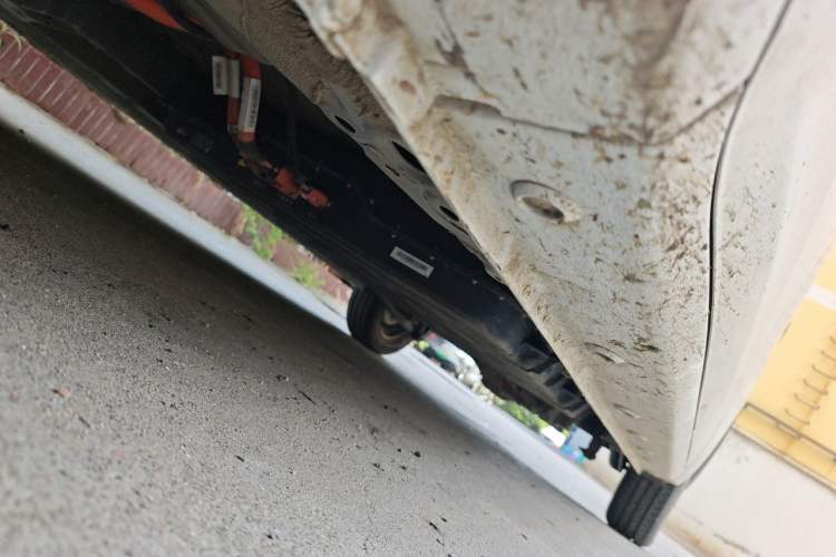 Used Wuling Zhiguang New Energy 2025 Standard Model Chassis Front Left