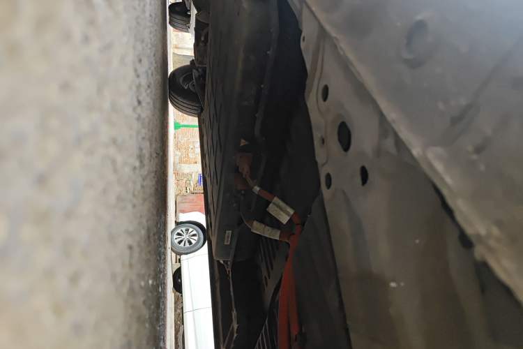 Used Wuling Zhiguang New Energy 2025 Standard Model Chassis Front Right