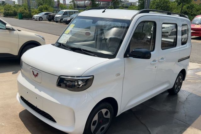 Used Wuling Zhiguang New Energy 2025 Model 305km Ambitious Edition