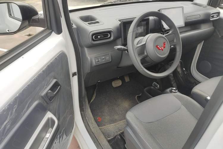 Used Wuling Zhiguang New Energy 2025 Standard Model Driver Seat